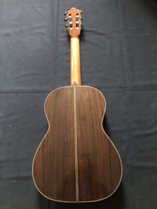 Ariel Ameijenda, Luthier